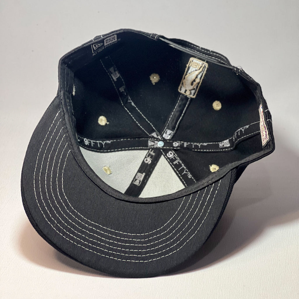 NEW ERA 9FIFTY MILWAUKEE BUCKS WHITI STITCHING