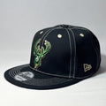 NEW ERA 9FIFTY MILWAUKEE BUCKS WHITI STITCHING
