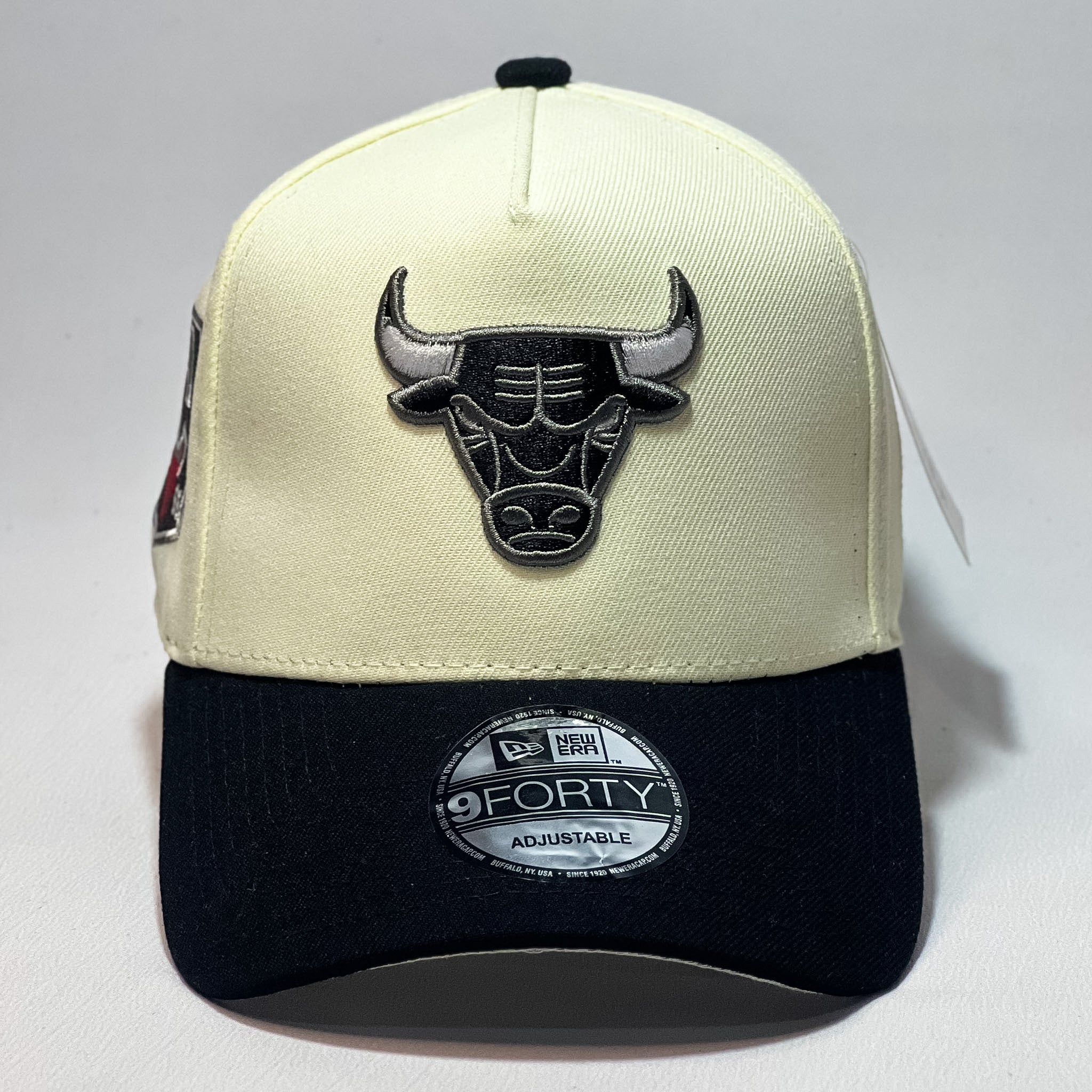 NEW ERA 9FORTY A-FRAME CHICAGO BULLS BEIGE/ BLACK
