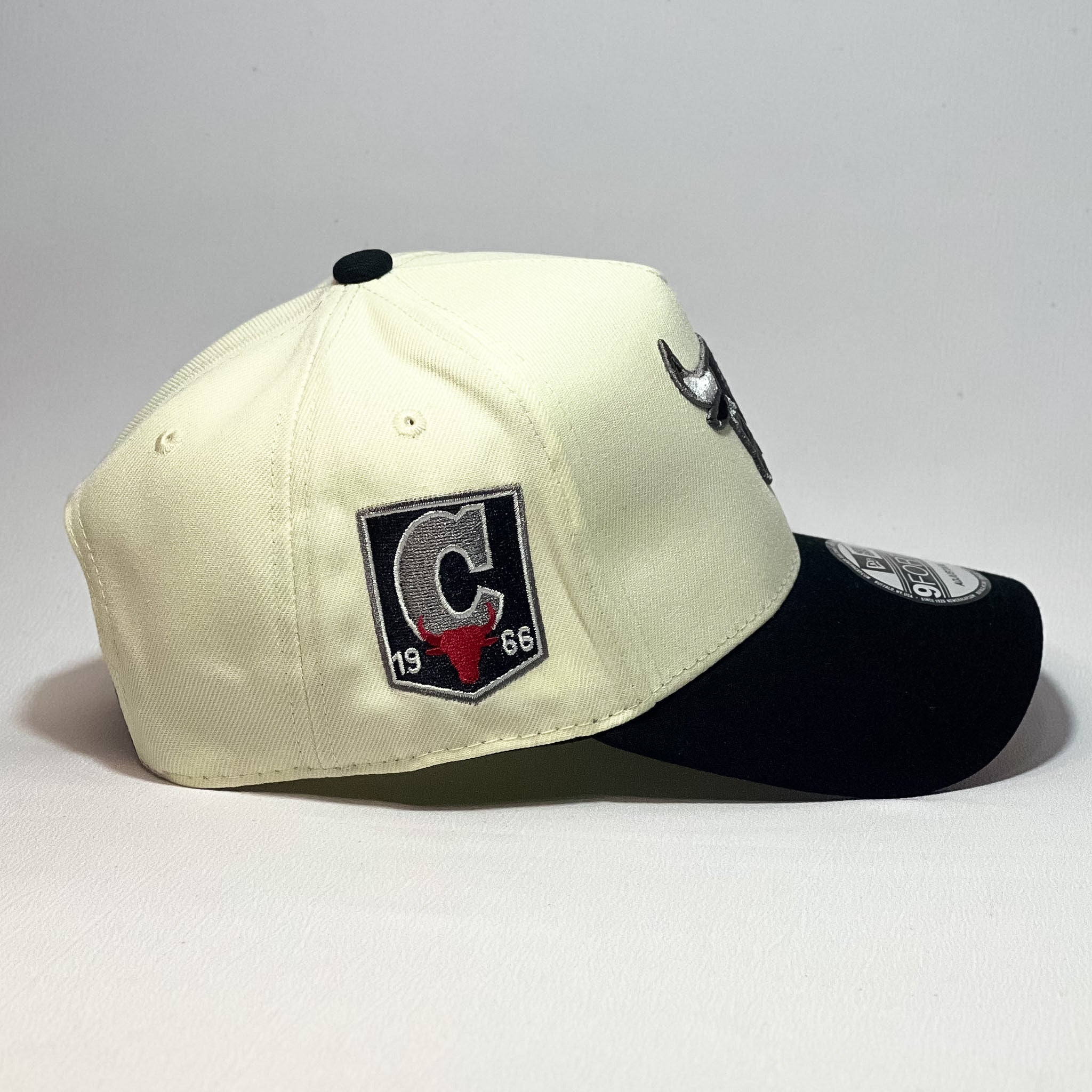 NEW ERA 9FORTY A-FRAME CHICAGO BULLS BEIGE/ BLACK