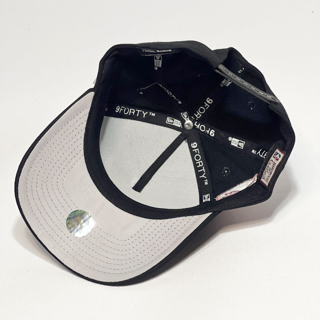 NEW ERA 9FORTY A-FRAME CHICAGO BULLS ROUND PATCH BLACK/ RED