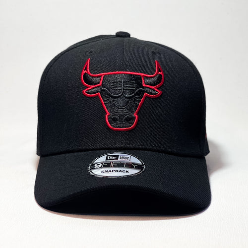 NEW ERA 9FIFTY A-FRAME CHICAGO BULLS RED OUTLINED