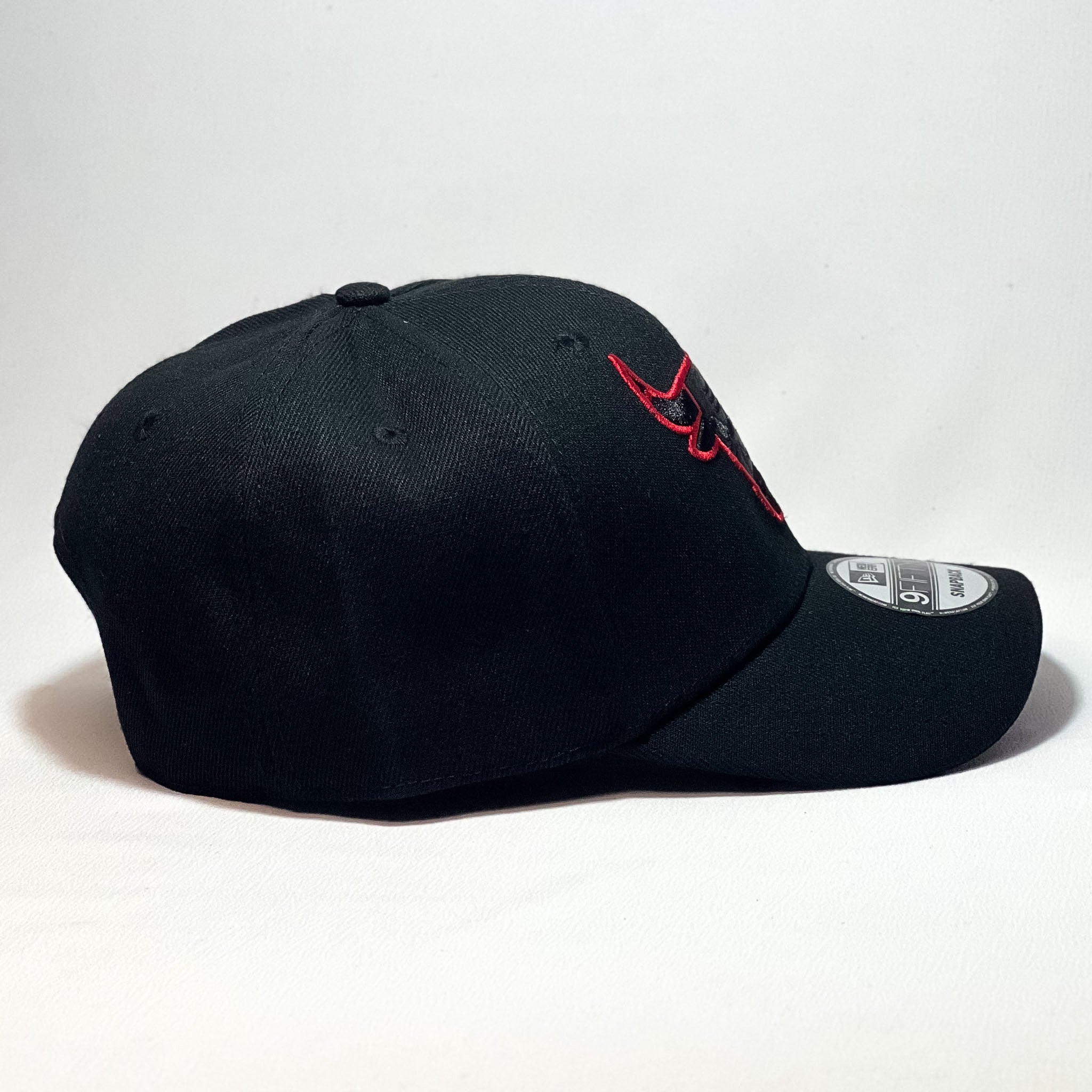 NEW ERA 9FIFTY A-FRAME CHICAGO BULLS RED OUTLINED