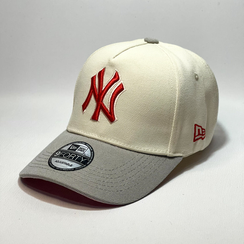 NEW ERA 9FORTY A-FRAME NY YANKEES RED BADGE BEIGE/ GRAY