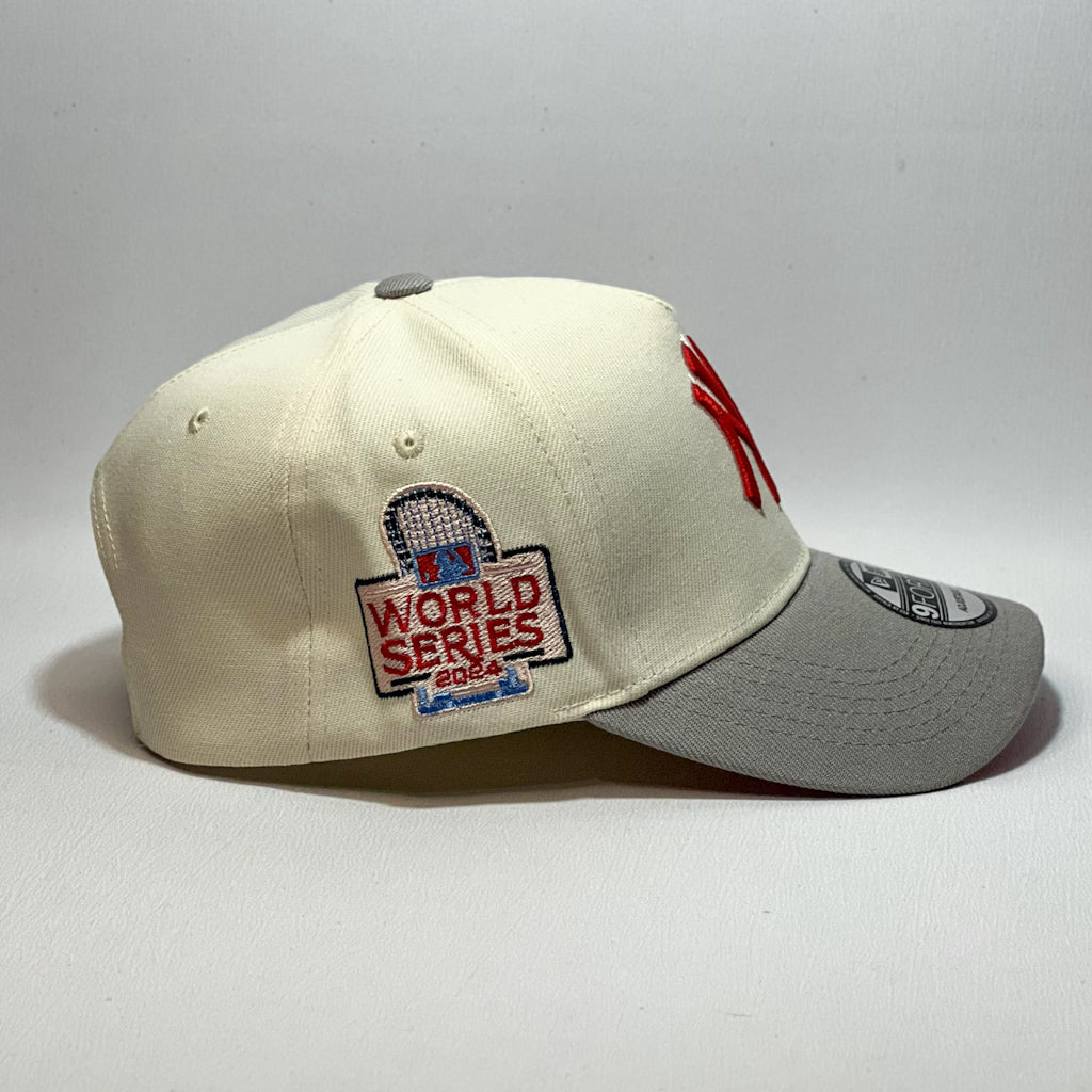 NEW ERA 9FORTY A-FRAME NY YANKEES RED BADGE BEIGE/ GRAY