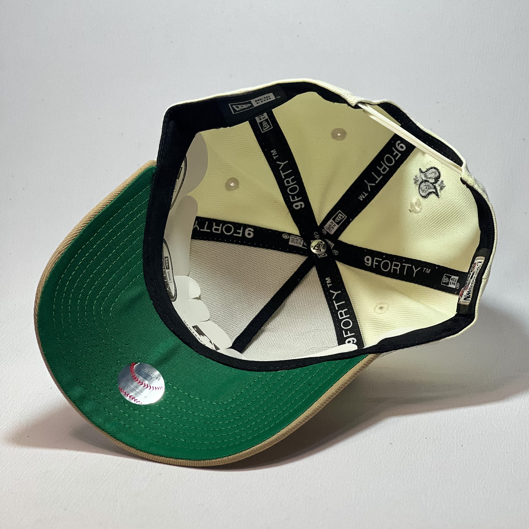 NEW ERA 9FORTY A-FRAME NY YANKEES BEIGE/ BROWN PAISLEY EDITION